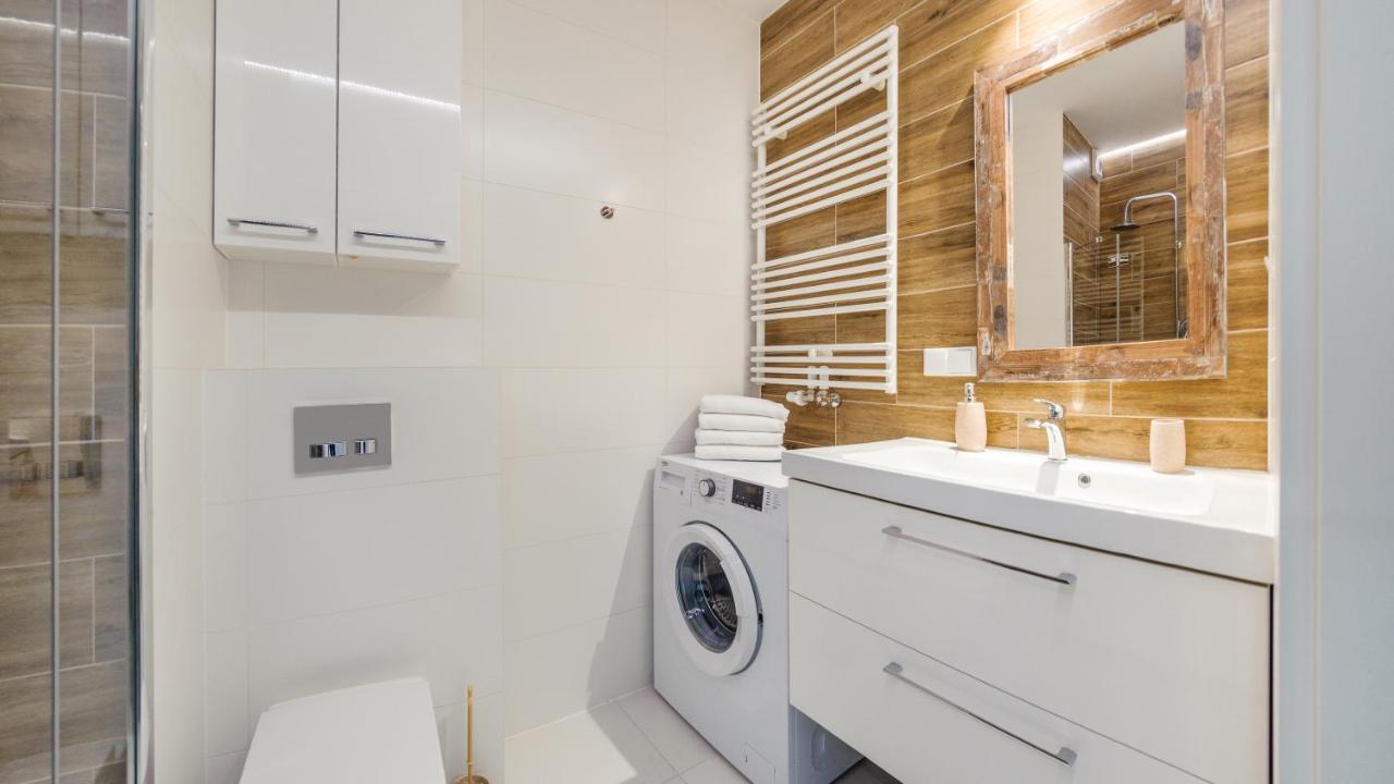 Garden Gates Apartments By Sun & Snow With Roof Terrace กดัญสก์ ภายนอก รูปภาพ